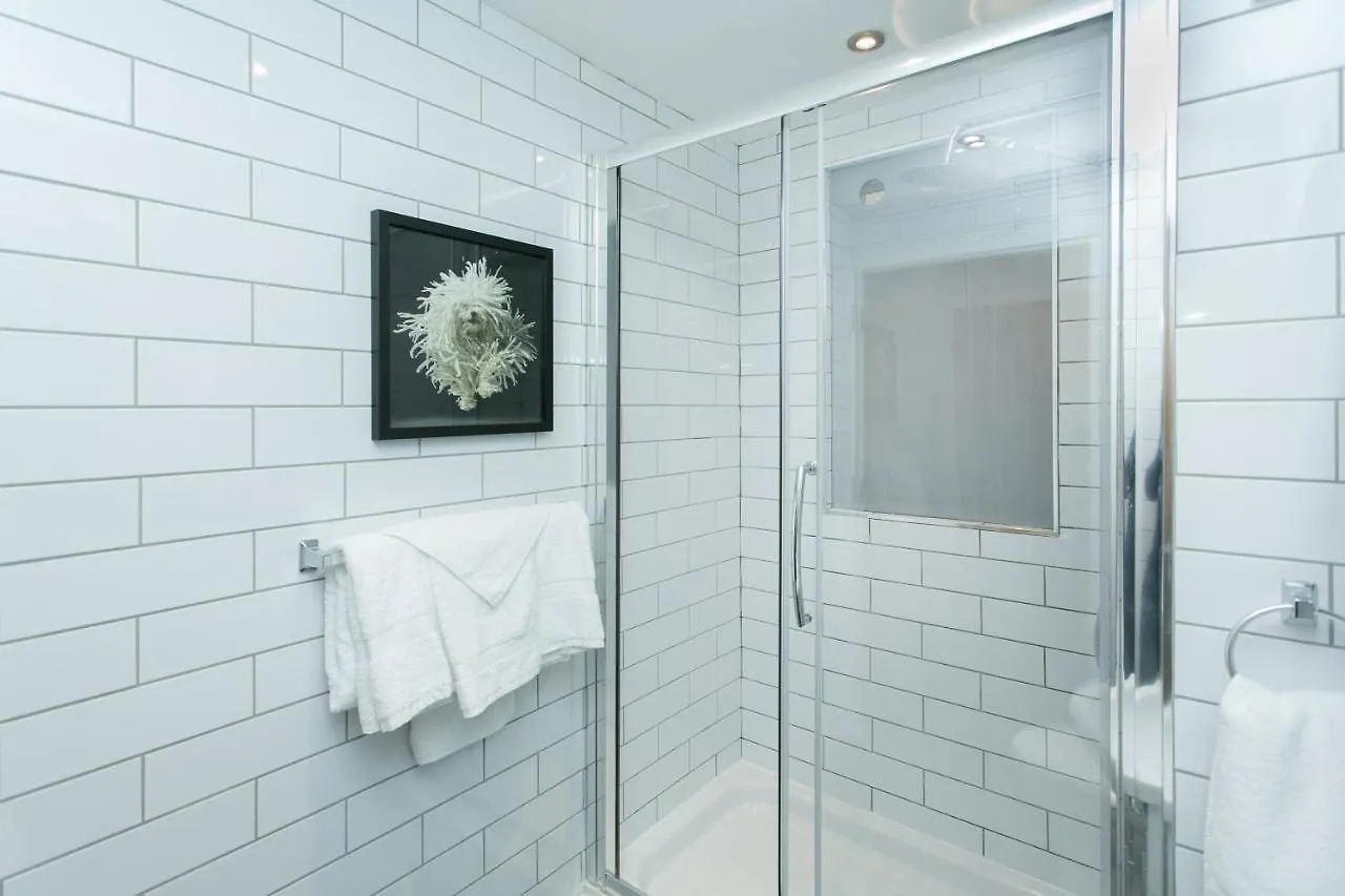 Malone Place Apartment Belfast