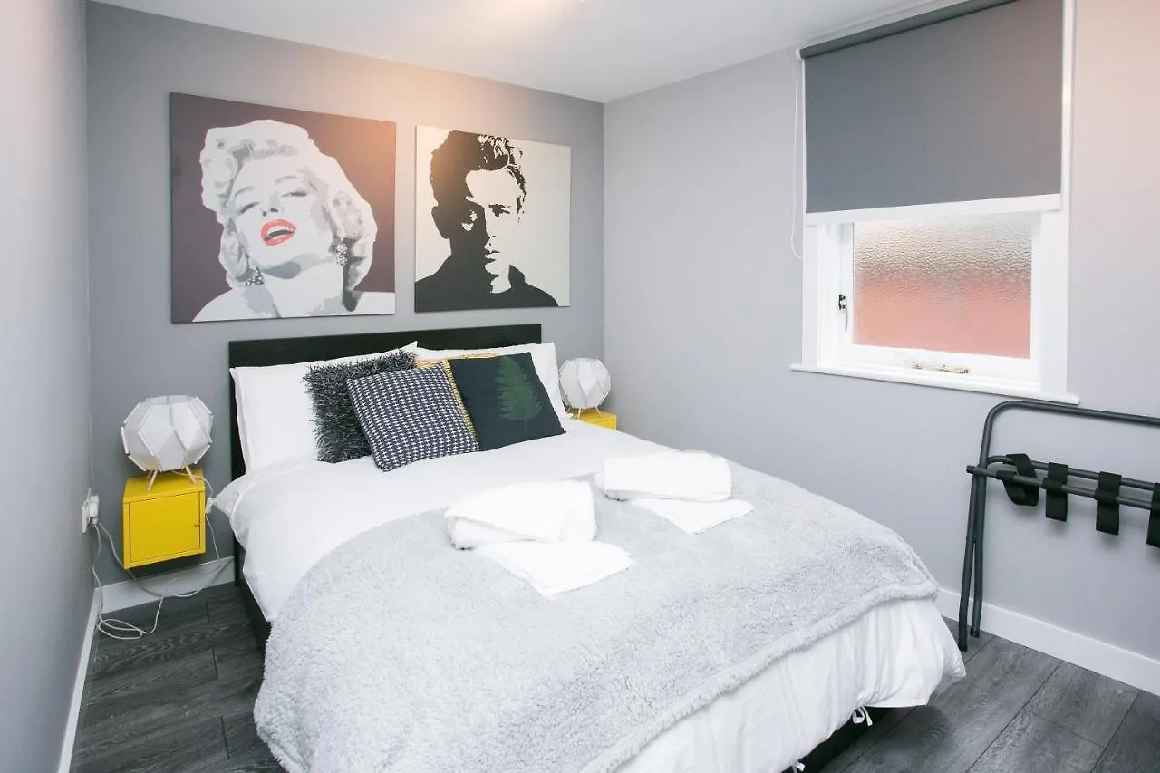 Malone Place Apartment Belfast