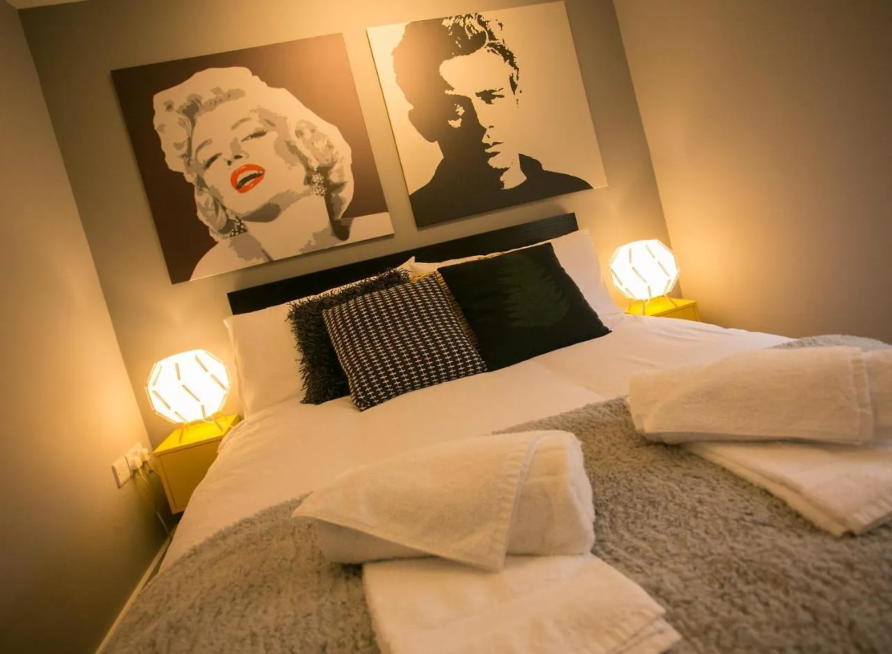Malone Place Apartment Belfast